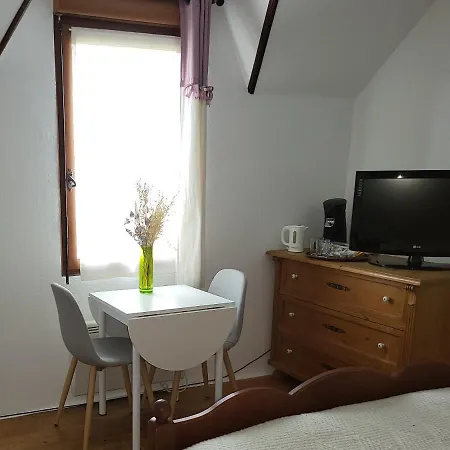 Revedelac Meuble Tout Confort Bremes Exterior foto